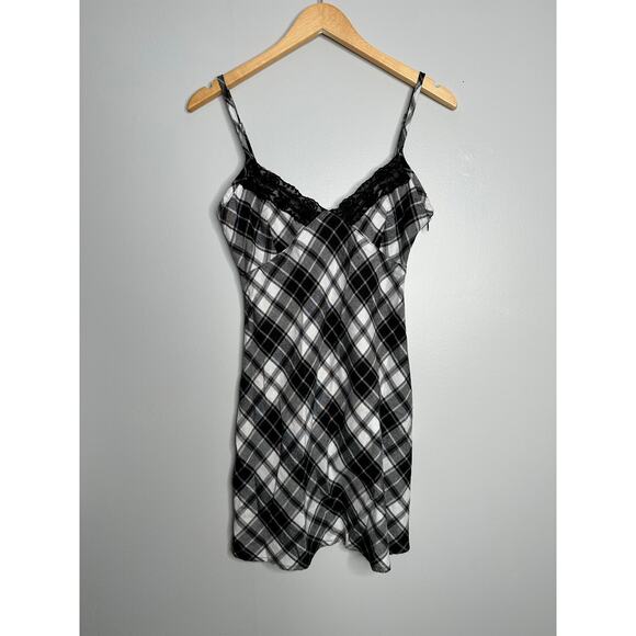 Forever 21 Dresses & Skirts - Forever 21 Women's Black and White Plaid Cami Lace Mini Dress‎ Size Small